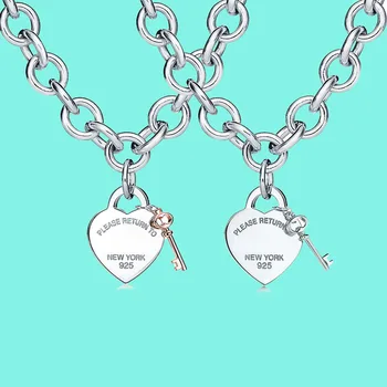 Kiváló minőségű 1:1 eredeti TIF sterling ezüst 925 nyaklánc klasszikus kulcs medál Divat szív medál láncon küldeni szeretők